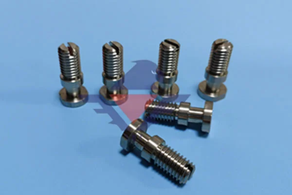 التصنيع التعاقدي باستخدام التحكم الرقمي (CNC)