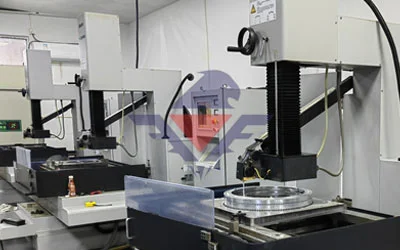 خدمات CNC للتصنيع والإنتاج الفعال