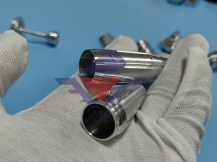 موصلات دقيقة مصنوعة بواسطة Falcon Swiss Screw Machining Service