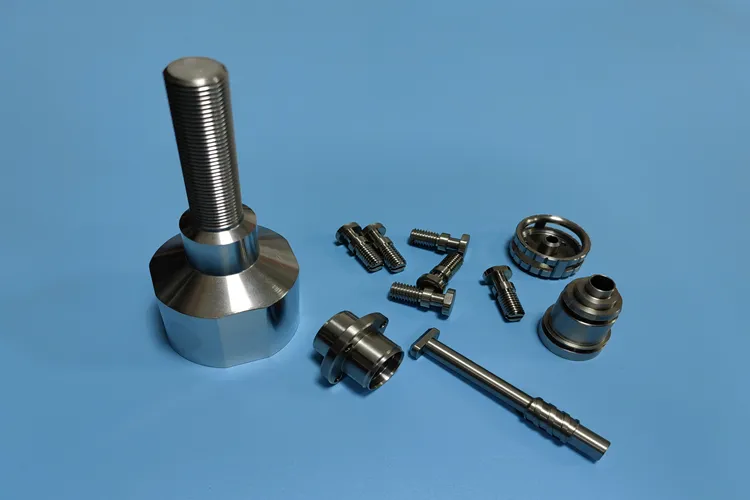 أجزاء الخراطة CNC الدقيقة: خبرة Falcon CNC السويسرية